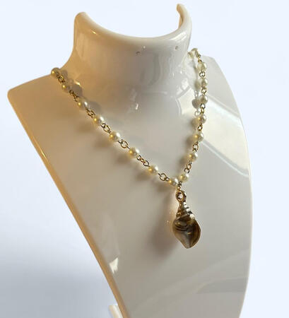 | Seashell Pearls Necklace | $14 |