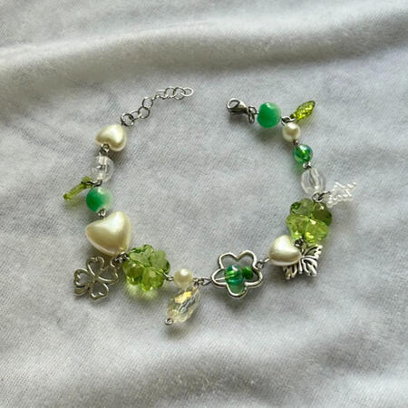 | Clover Bracelet | $8 |