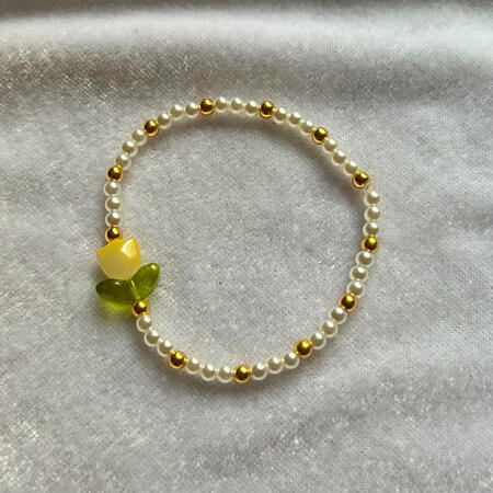 | Yellow Tulip Stretch | $3 |